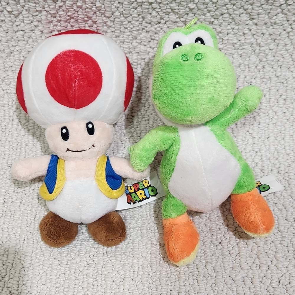 Nintendo Super Mario Plush Set Yoshi Toad Green Red OS Excellent Stuffed Toy